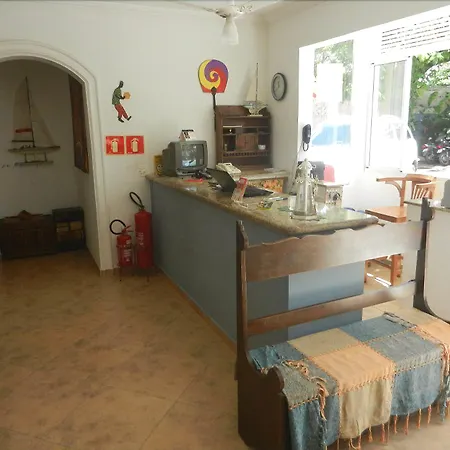 Hotel Pousada Iracemar, 60m da Praia da Enseada, Piscina Aquecida ao Ar Livre para Relaxar em Qualquer Estação, Café da Manhã, Estacionamento, Recepção 24h, Aproveite o Mar, Passeios e Atividades Náuticas a 100 metros-3