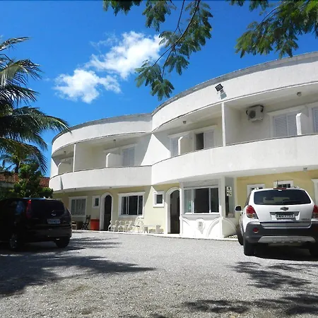 Hotel Pousada Iracemar, 60m da Praia da Enseada, Piscina Aquecida ao Ar Livre para Relaxar em Qualquer Estação, Café da Manhã, Estacionamento, Recepção 24h, Aproveite o Mar, Passeios e Atividades Náuticas a 100 metros-2
